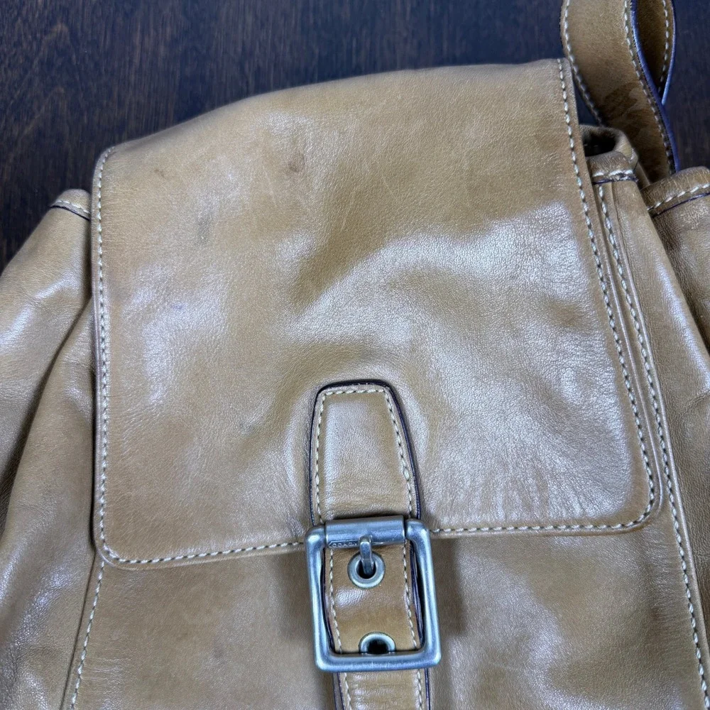 Coach Soho Tan Leather Small Backpack Vintage 9569 Drawstring Buckle Flap Bag